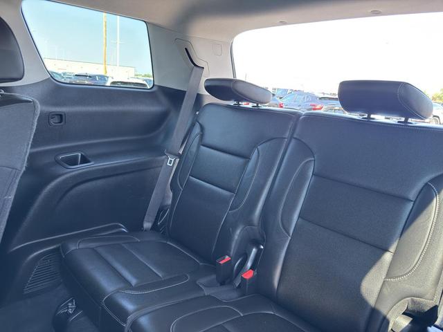Photo of 2023 Summit White GMC Acadia