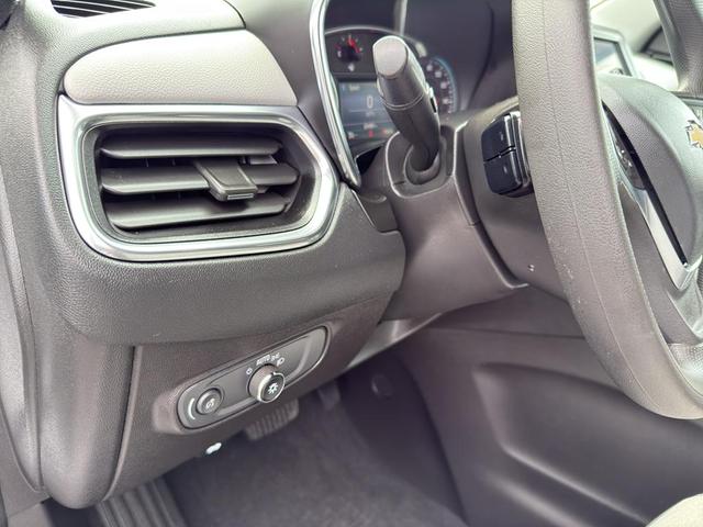 Photo of 2023 Summit White Chevrolet Equinox
