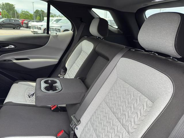 Photo of 2023 Summit White Chevrolet Equinox