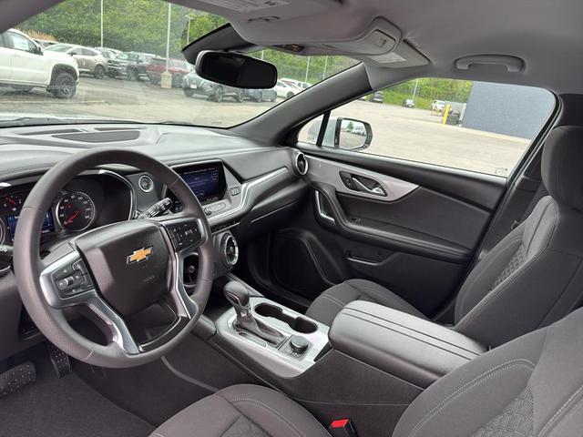 Photo of 2022 Silver Ice Metallic Chevrolet Blazer