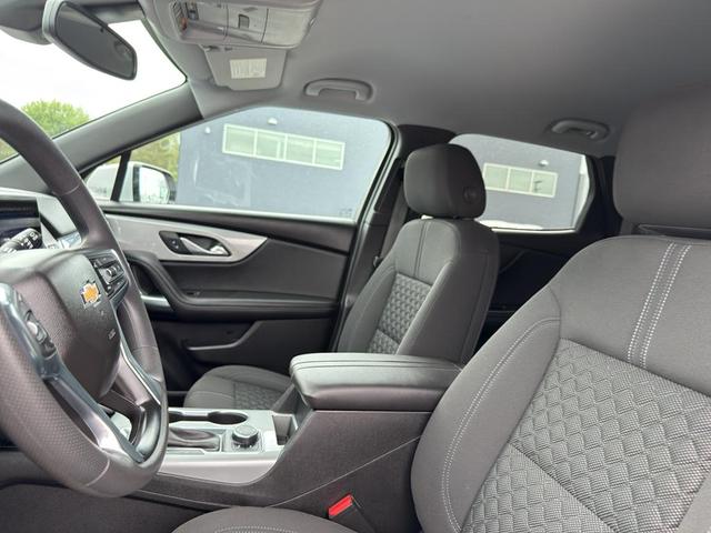 Photo of 2022 Silver Ice Metallic Chevrolet Blazer