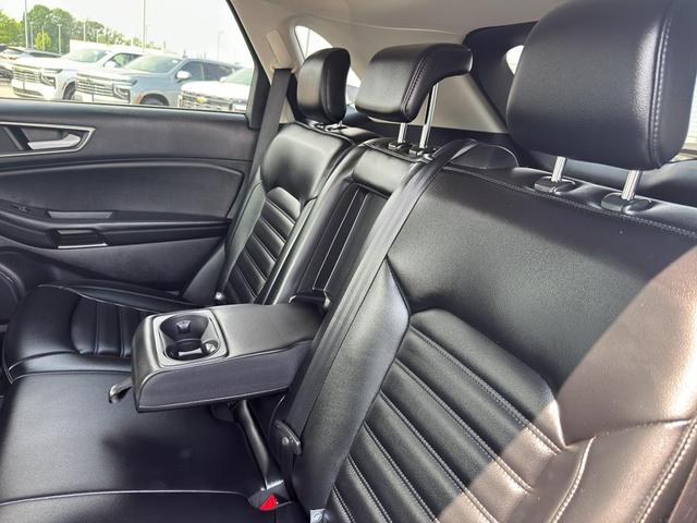 Photo of 2022 Carbonized Gray Metallic Ford Edge