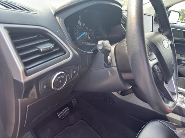 Photo of 2022 Carbonized Gray Metallic Ford Edge