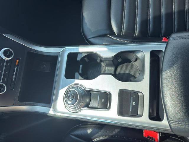 Photo of 2022 Carbonized Gray Metallic Ford Edge