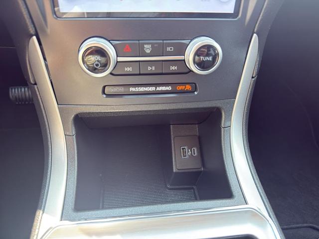 Photo of 2022 Carbonized Gray Metallic Ford Edge