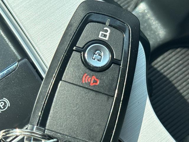 Photo of 2022 Carbonized Gray Metallic Ford Edge