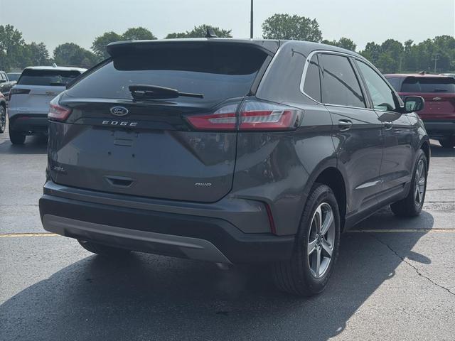 Photo of 2022 Carbonized Gray Metallic Ford Edge