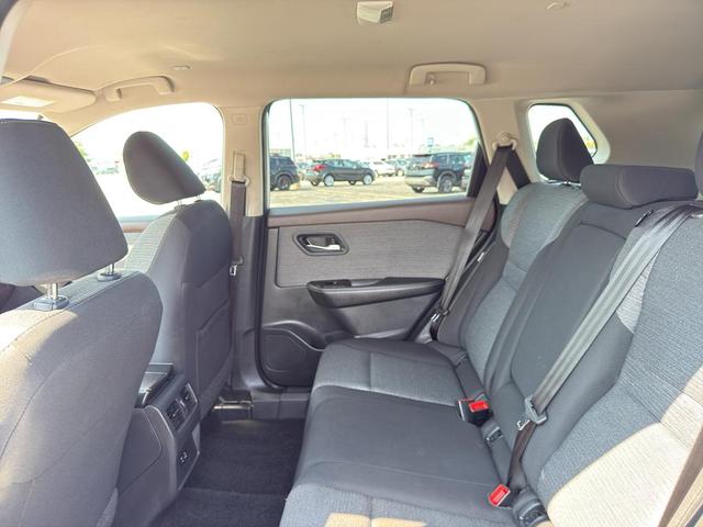 Photo of 2023 Brilliant Silver Metallic Nissan Rogue