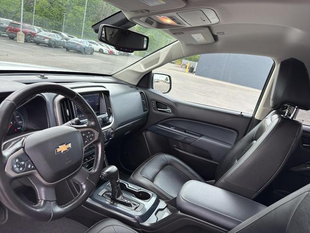 Photo of 2019 Summit White Chevrolet Colorado