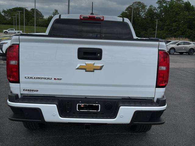 Photo of 2019 Summit White Chevrolet Colorado