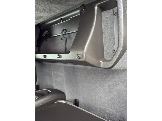Photo of 2019 Summit White Chevrolet Colorado
