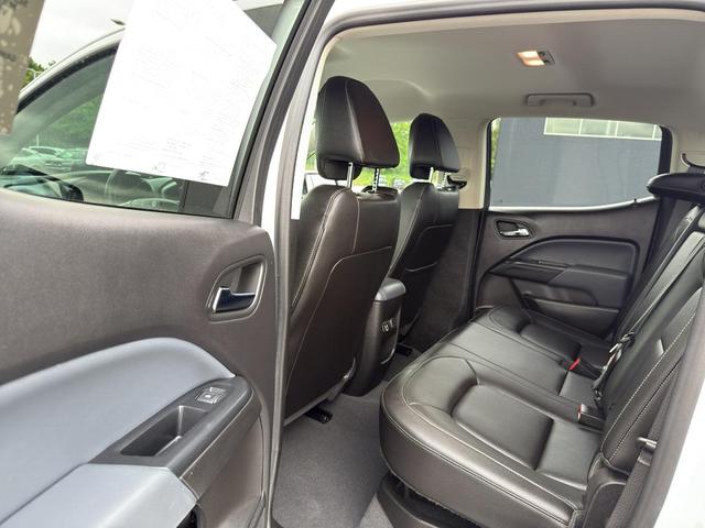 Photo of 2019 Summit White Chevrolet Colorado