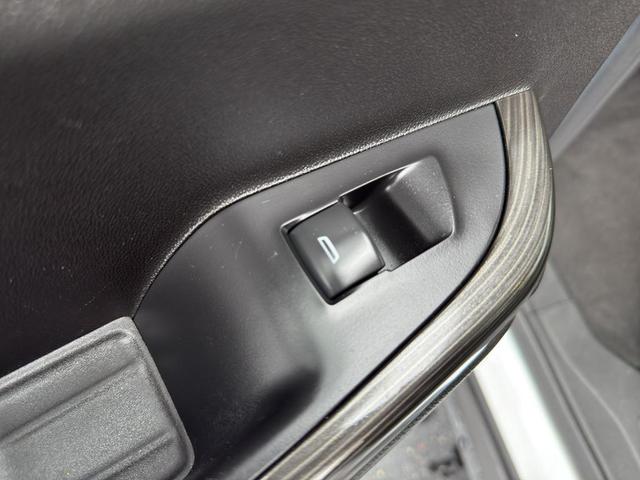 Photo of 2023 Summit White GMC Acadia