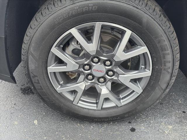 Photo of 2023 Summit White GMC Acadia