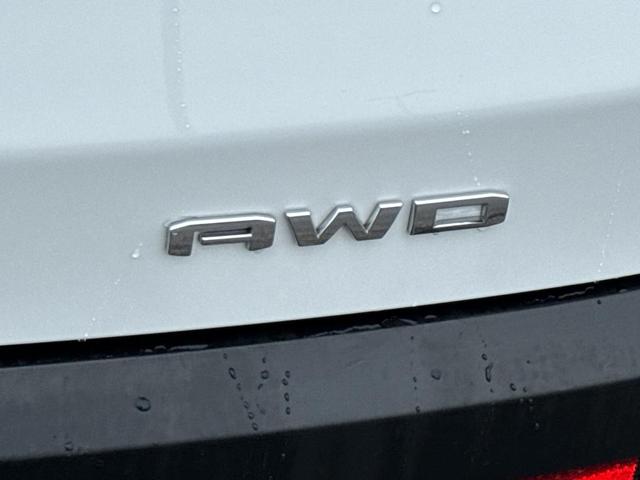 Photo of 2023 Summit White GMC Acadia