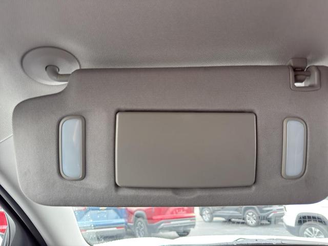 Photo of 2023 Summit White GMC Acadia