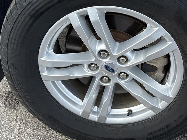 Photo of 2020 Blue Metallic Ford Explorer