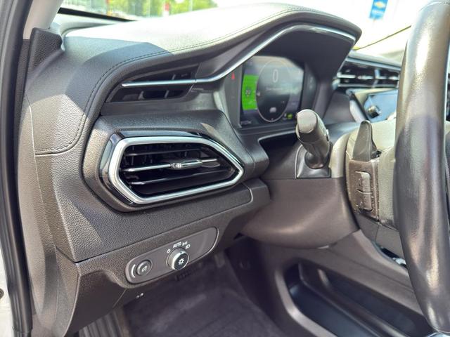 Photo of 2022 Summit White Chevrolet Bolt EUV