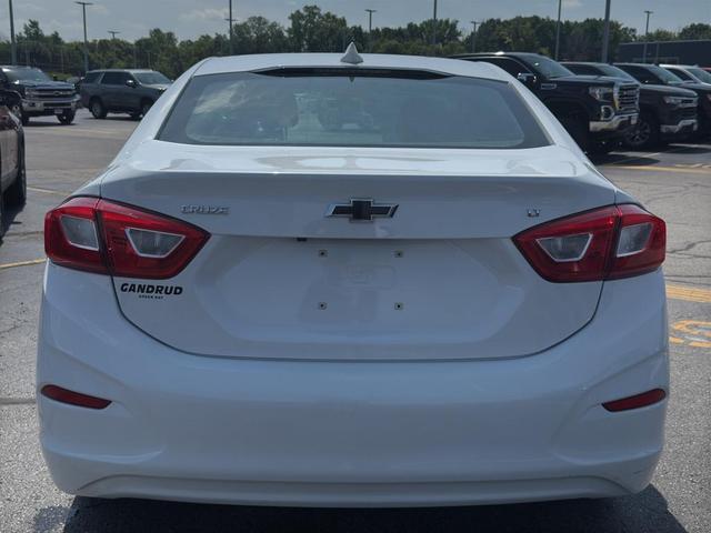 Photo of 2017 Summit White Chevrolet Cruze