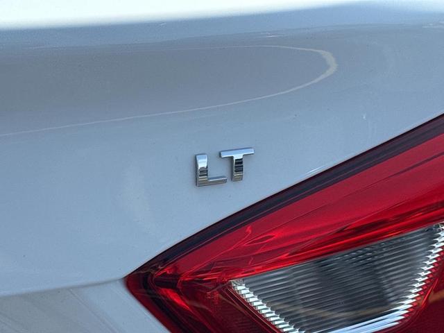 Photo of 2017 Summit White Chevrolet Cruze