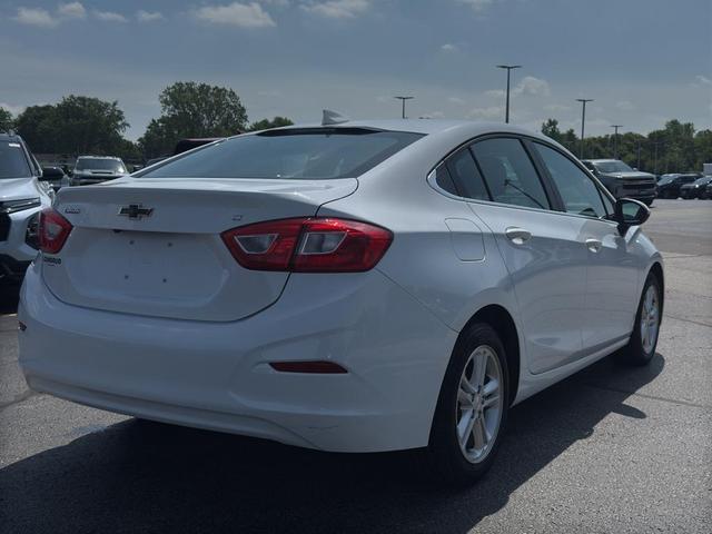 Photo of 2017 Summit White Chevrolet Cruze