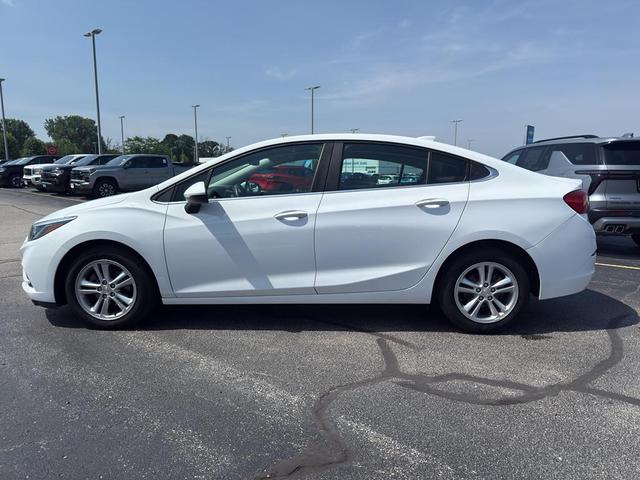 Photo of 2017 Summit White Chevrolet Cruze
