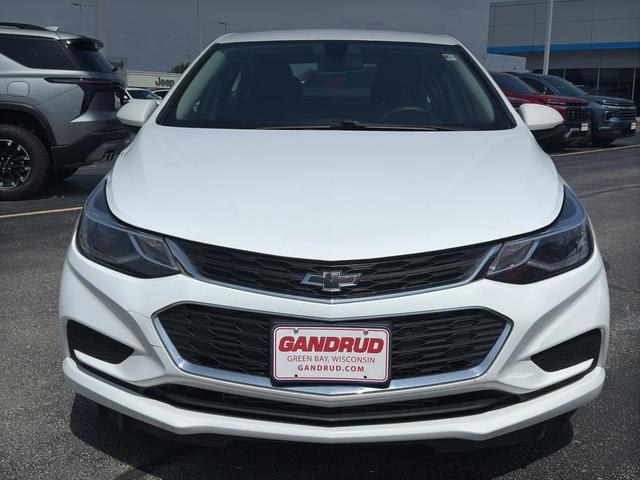 Photo of 2017 Summit White Chevrolet Cruze