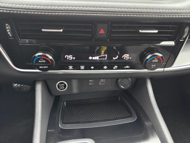 Photo of 2021 Caspian Blue Nissan Rogue