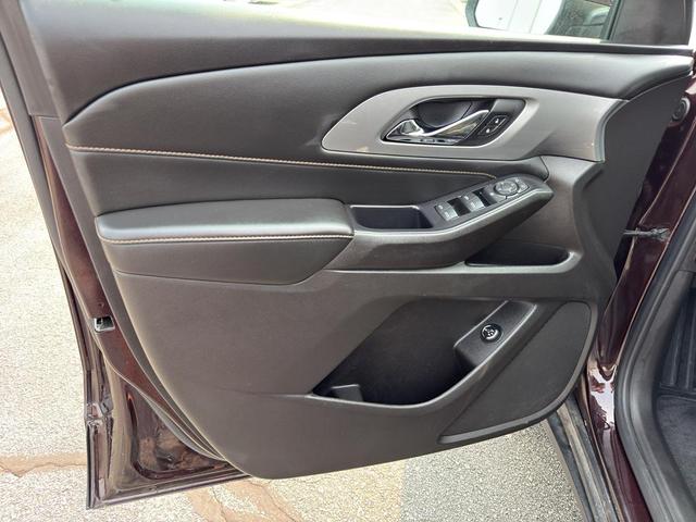 Photo of 2021 Black Cherry Metallic Chevrolet Traverse