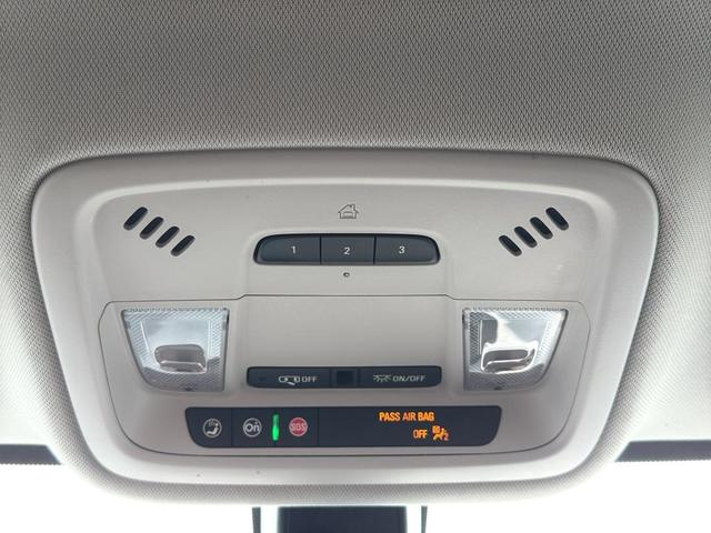 Photo of 2021 Black Cherry Metallic Chevrolet Traverse