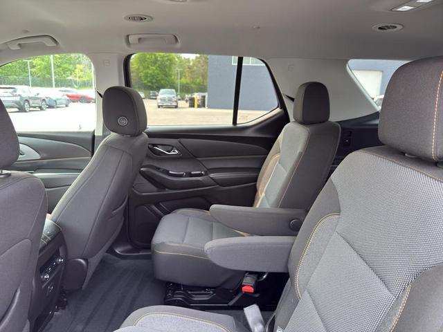 Photo of 2021 Black Cherry Metallic Chevrolet Traverse