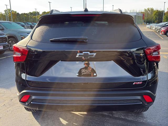 Photo of 2025 Mosaic Black Metallic Chevrolet Trax