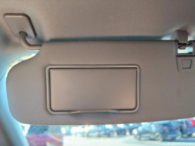 Photo of 2023 Iconic Silver Metallic Ford Explorer