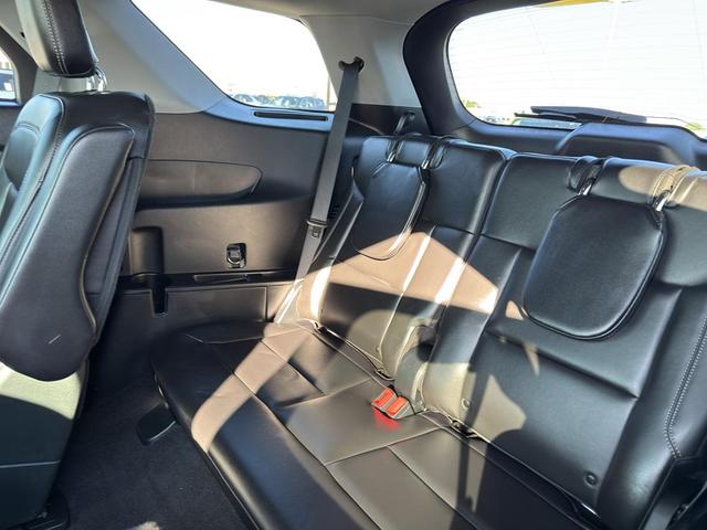 Photo of 2023 Iconic Silver Metallic Ford Explorer