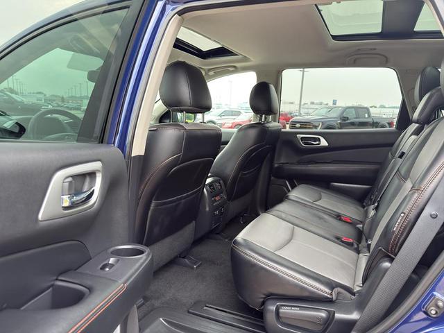 Photo of 2020 Caspian Blue Nissan Pathfinder