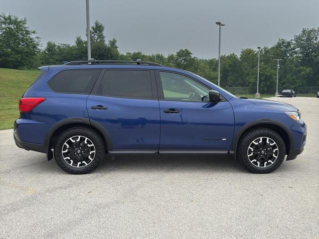 Photo of 2020 Caspian Blue Nissan Pathfinder