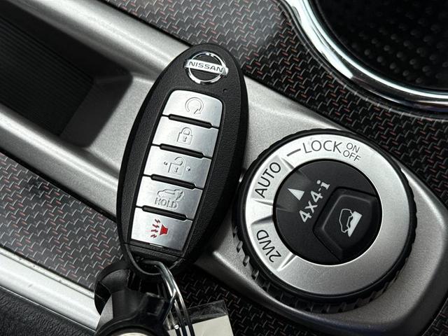Photo of 2020 Caspian Blue Nissan Pathfinder