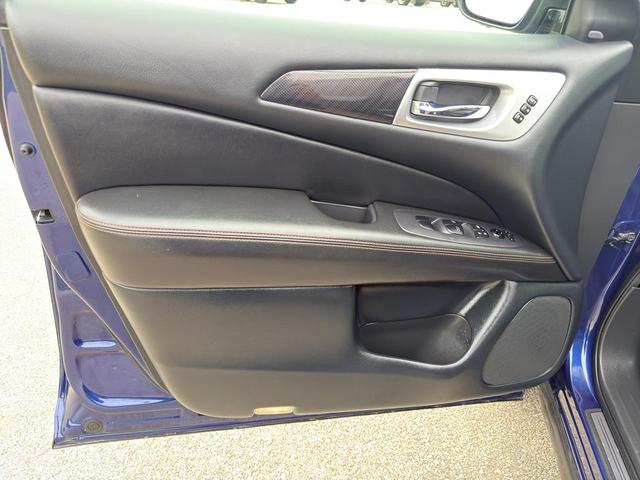 Photo of 2020 Caspian Blue Nissan Pathfinder