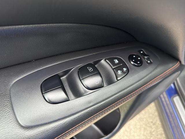 Photo of 2020 Caspian Blue Nissan Pathfinder