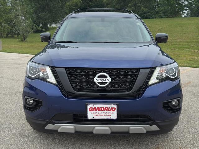 Photo of 2020 Caspian Blue Nissan Pathfinder