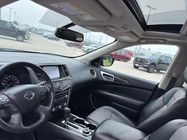 Photo of 2020 Caspian Blue Nissan Pathfinder