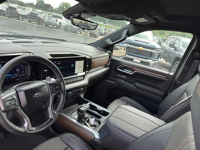 Photo of 2024 Black Chevrolet Silverado 1500