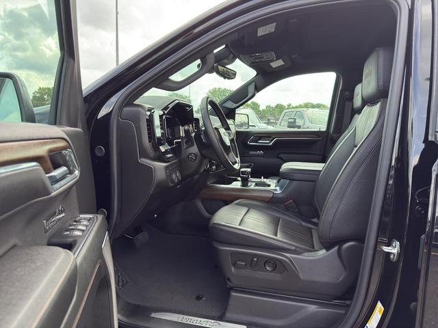 Photo of 2024 Black Chevrolet Silverado 1500