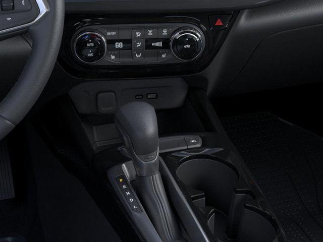 Photo of 2025 Summit White Chevrolet Trax