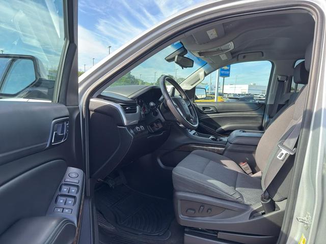 Photo of 2017 Silver Ice Metallic Chevrolet Tahoe