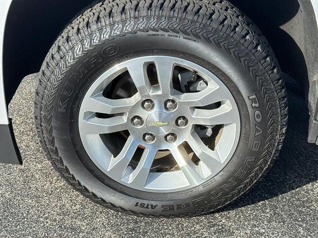 Photo of 2017 Silver Ice Metallic Chevrolet Tahoe