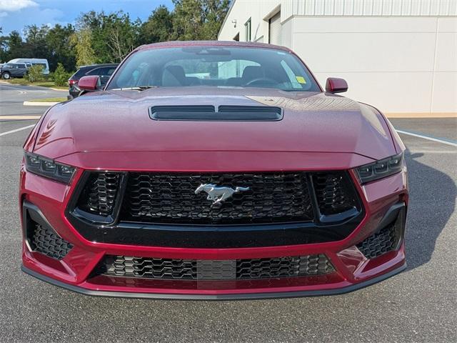 Photo of 2025 Molten Ford Mustang