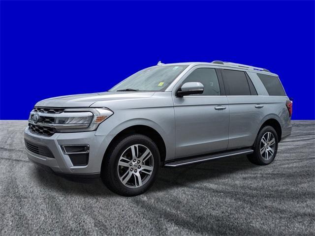 Photo of 2023 Silver Metallic Ford Expedition