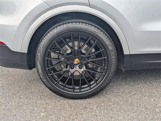 Photo of 2019 Rhodium Silver Porsche Cayenne
