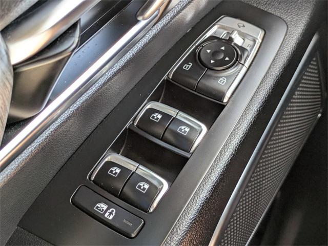 Photo of 2023 Midnight Black Kia Telluride